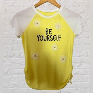 Arizona Girls Size 14 Yellow Daisy “Be Yourself” Graphic Tee Embroidered Flowers